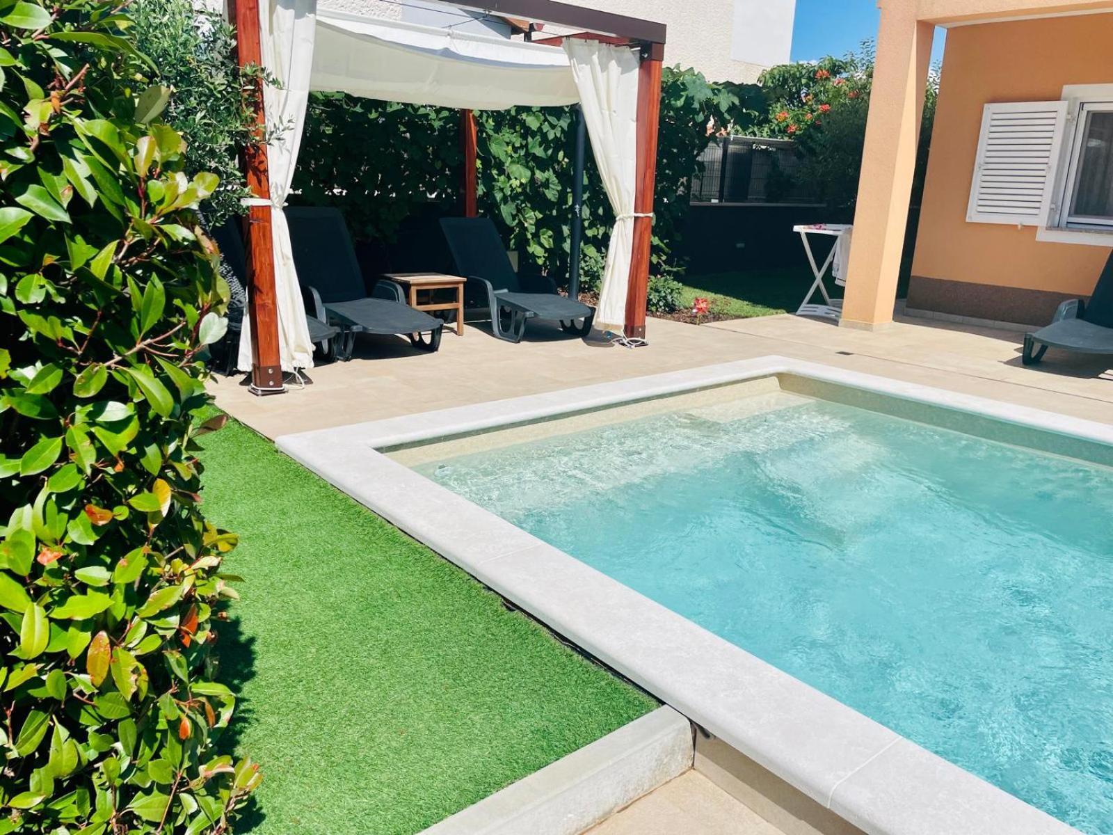 Boutique Apartment With Private Pool For Your Exclusive Use Novigrad Istria 외부 사진